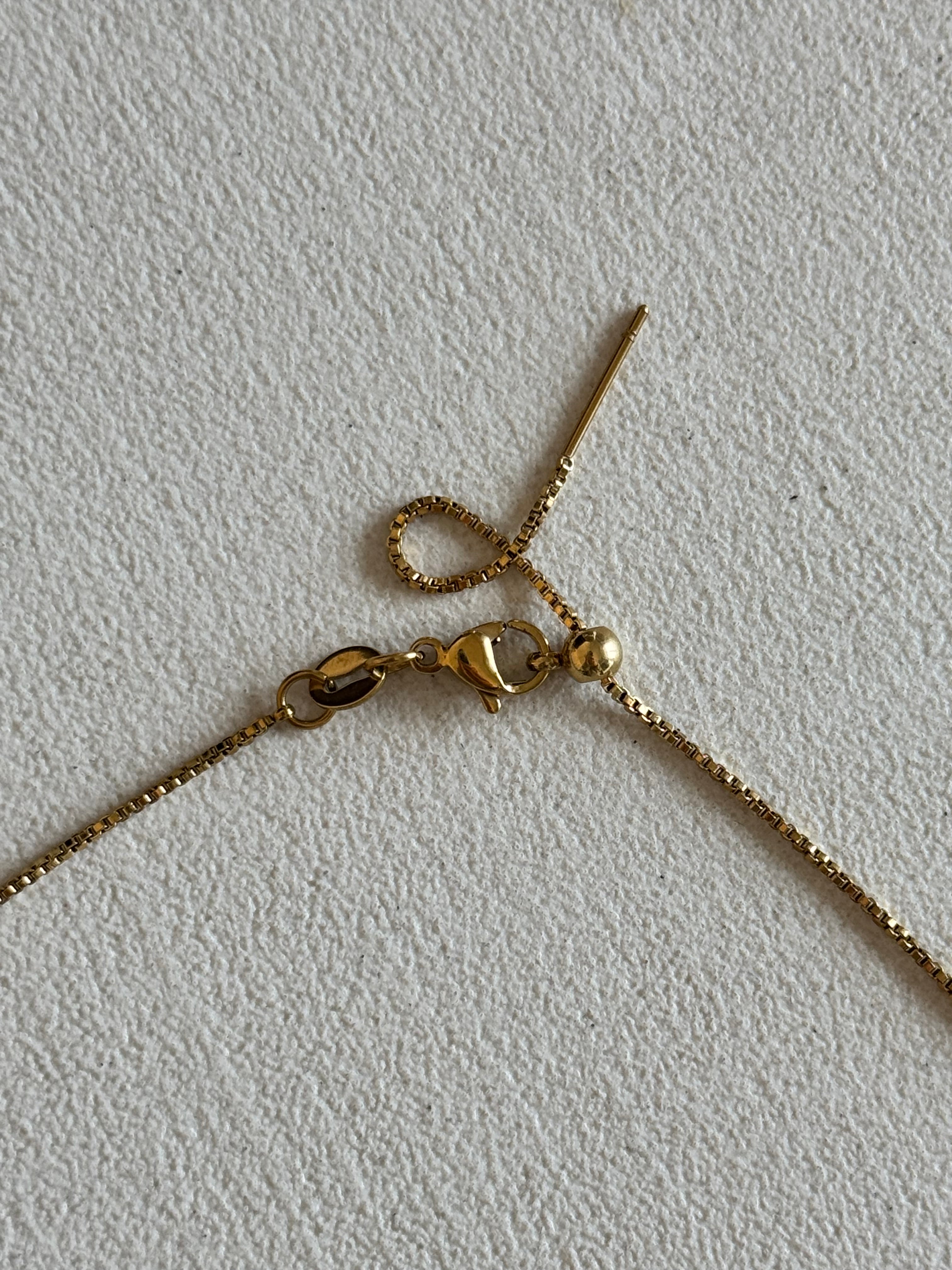 Adjustable necklace