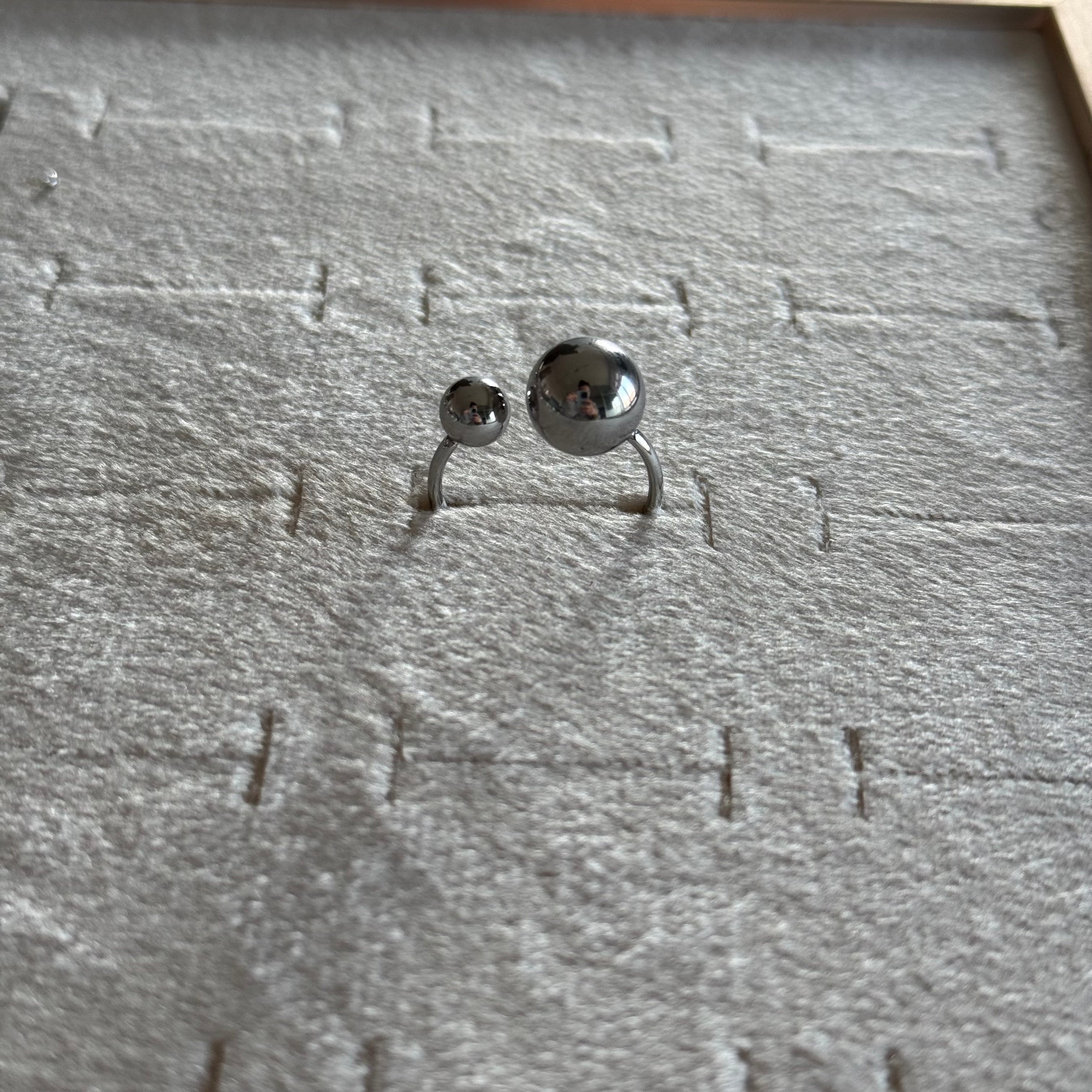 Balls ring