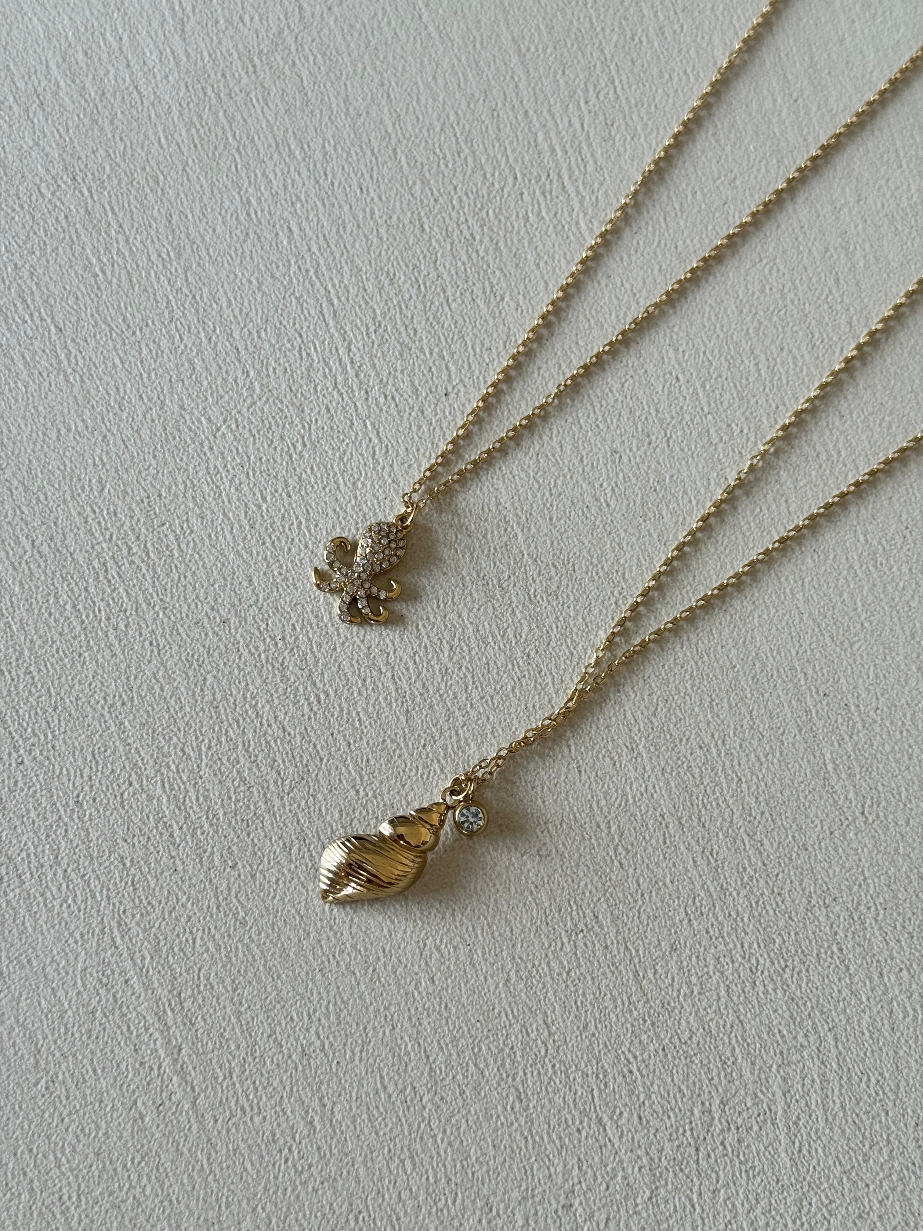 Coqui necklace