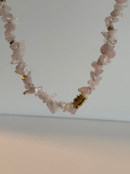 Collana in pietra dura