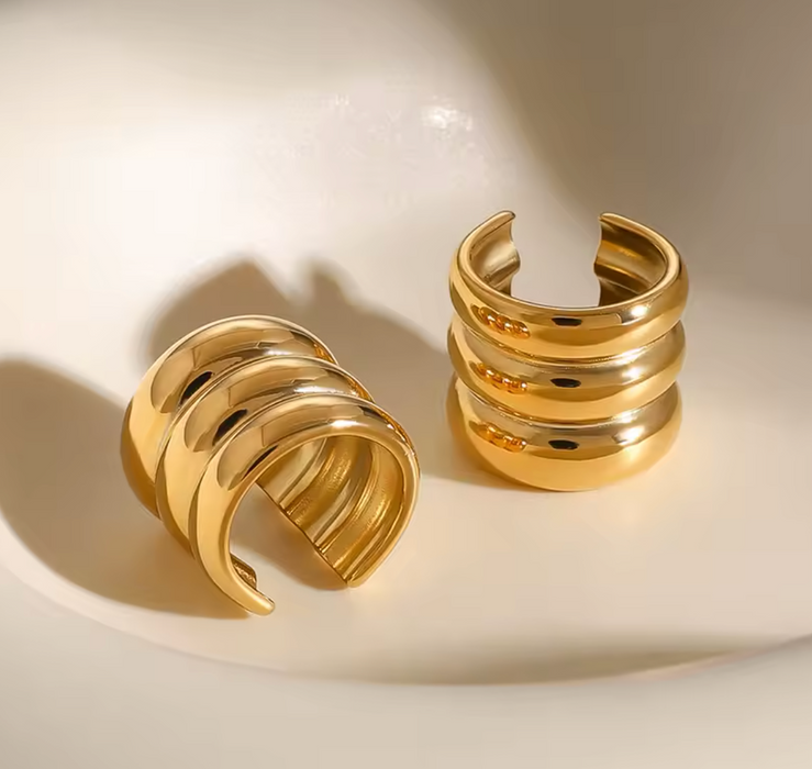Hug Earcuff